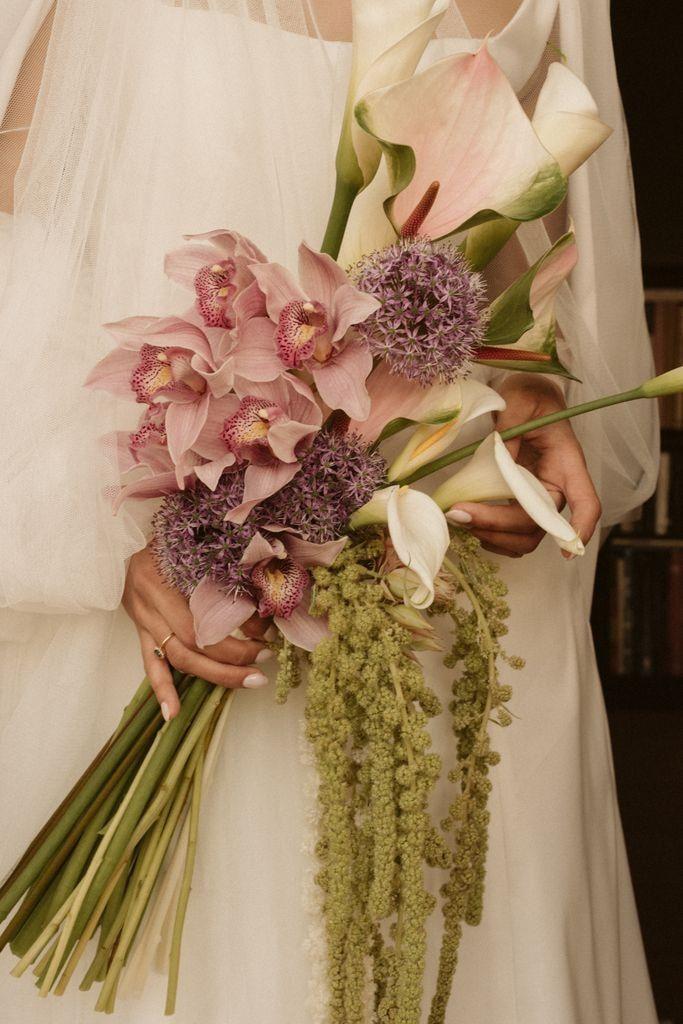Meadow Whispers Elegance Clutch